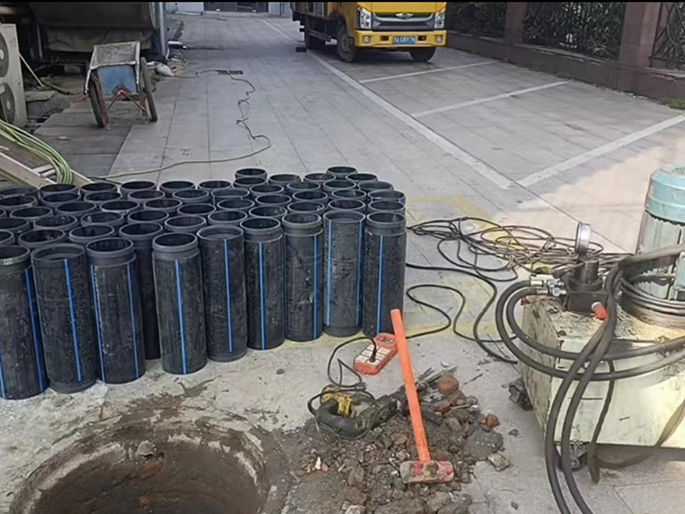 德保PE置换管厂家 DN315置换管 非开挖管短管置换